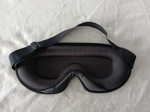 Sovemaske i Silk-Sateng – 3D-Passform & Total Lysblokkering